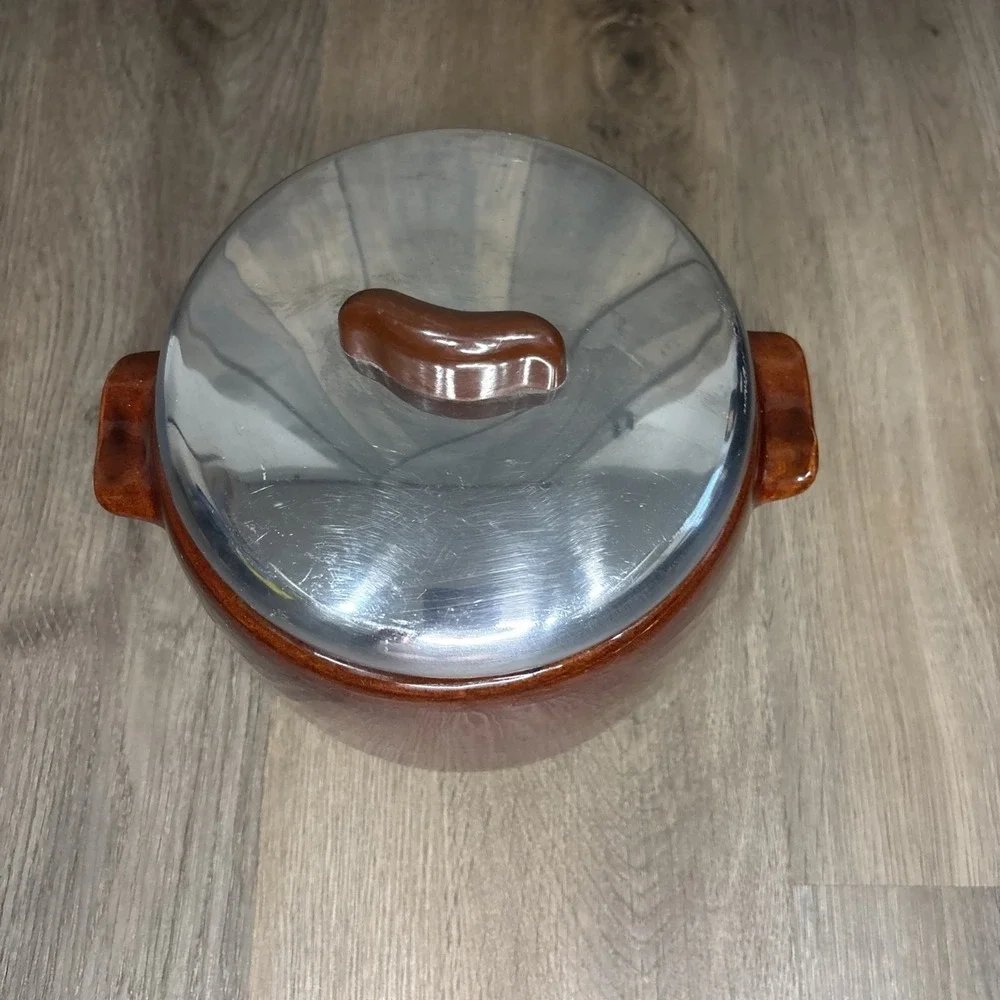 West‎ Bend Bean Pot Stoneware with Metal Lid Brown Glazed 2 QT 1950s USA Vintage